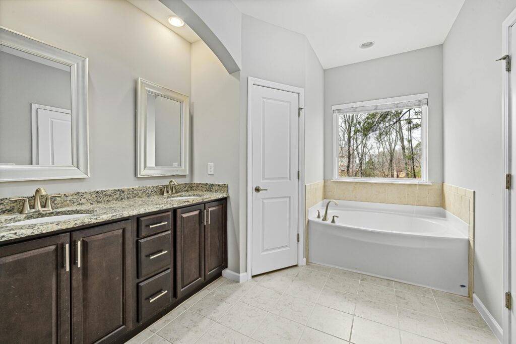 bathroom floor honed marble finishes
